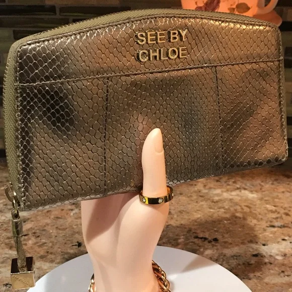 See By Chloe Metallic Leather Zip Around Wallet 🤩❤️‍🔥